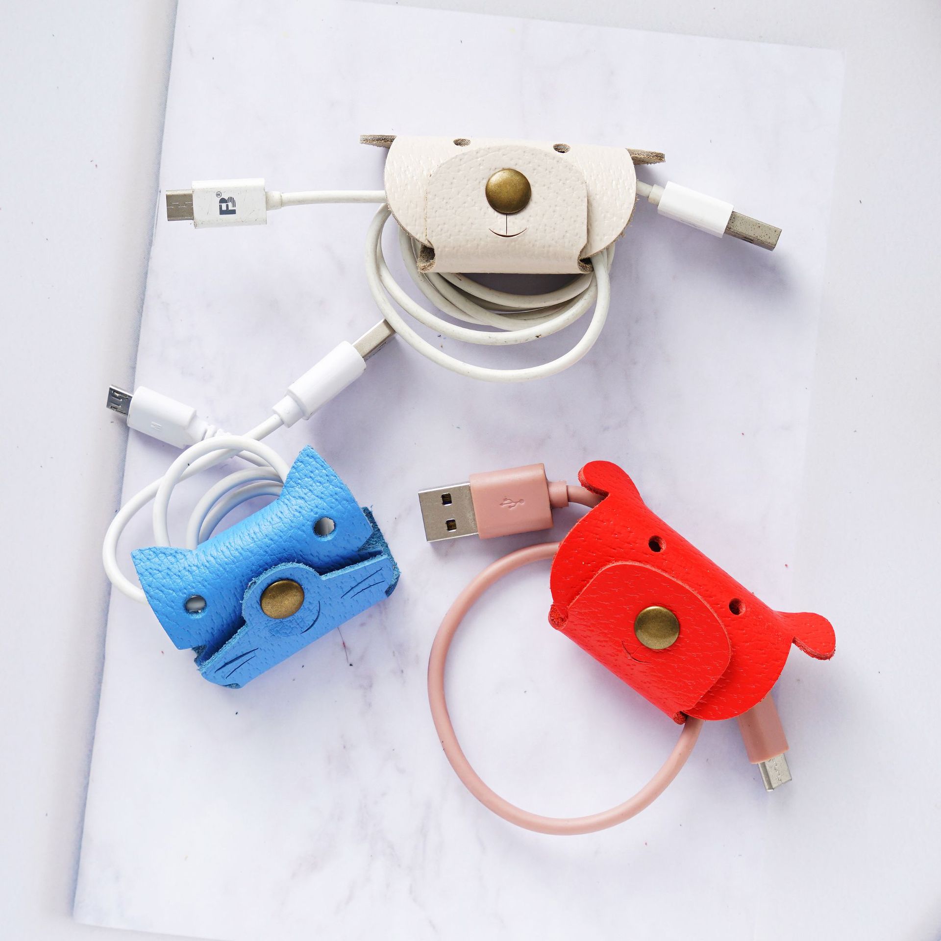 Travel Cable Organizer - Organizador de Cabos Antiperda em Couro